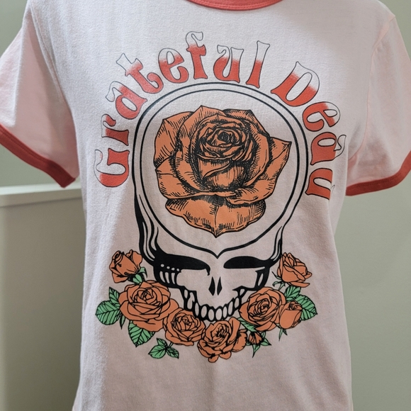 NWT Grateful Dead Pink Skull and Roses Crop Top Shirt Sz Medium - Picture 2 of 7